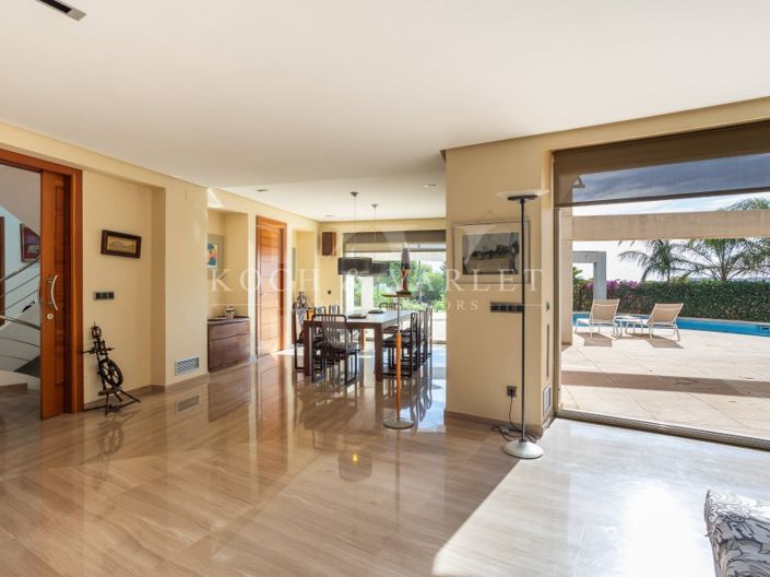 Image No.12-7 Bed Villa for sale