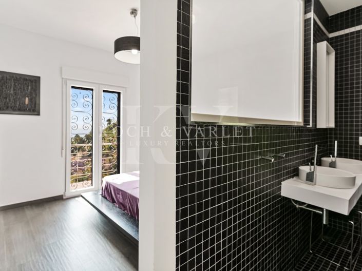 Image No.28-5 Bed Villa for sale