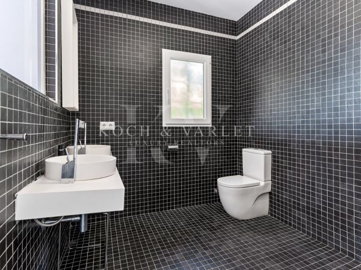 Image No.30-5 Bed Villa for sale