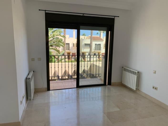 Image No.14-22 Bed Townhouse for sale