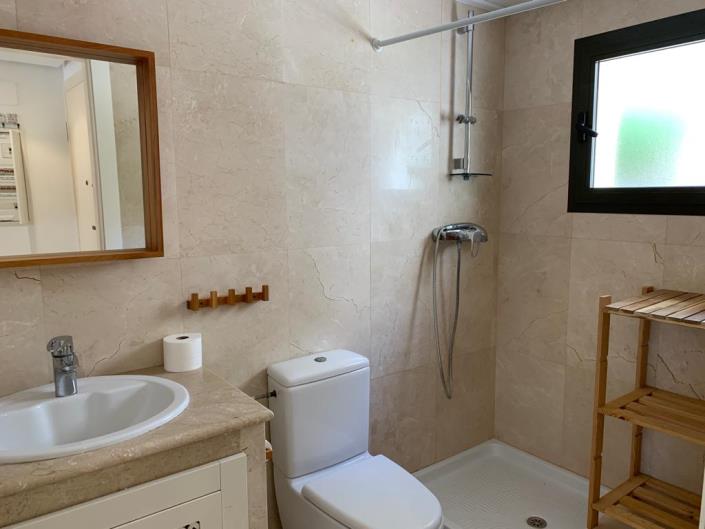 Image No.24-22 Bed Townhouse for sale