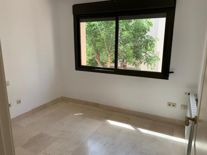 Image No.28-22 Bed Townhouse for sale