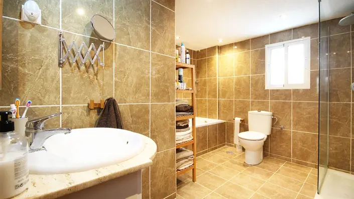 Image No.23-4 Bed Villa / Detached for sale