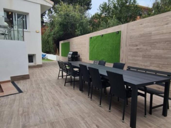 Image No.42-10 Bed Villa / Detached for sale