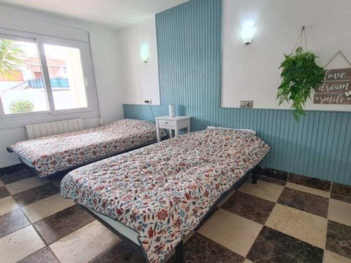 Image No.29-10 Bed Villa / Detached for sale