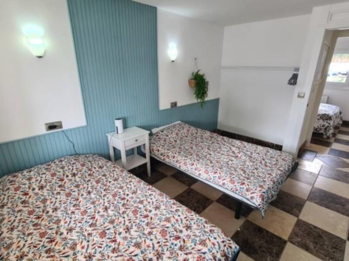 Image No.30-10 Bed Villa / Detached for sale