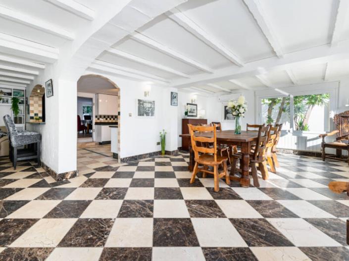 Image No.16-10 Bed Villa / Detached for sale