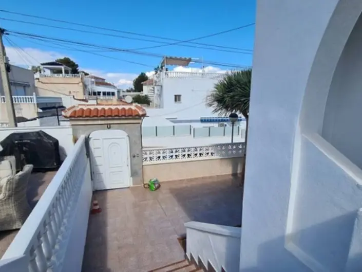 Image No.22-6 Bed Villa / Detached for sale