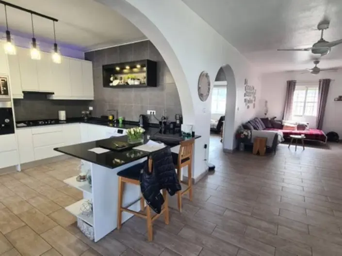 Image No.6-6 Bed Villa / Detached for sale