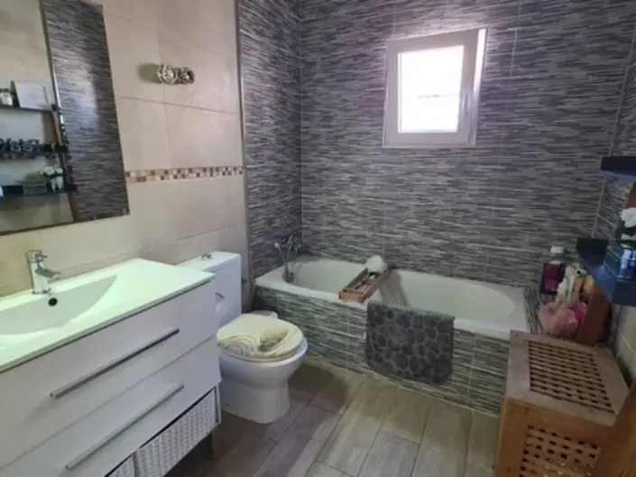 Image No.16-6 Bed Villa / Detached for sale