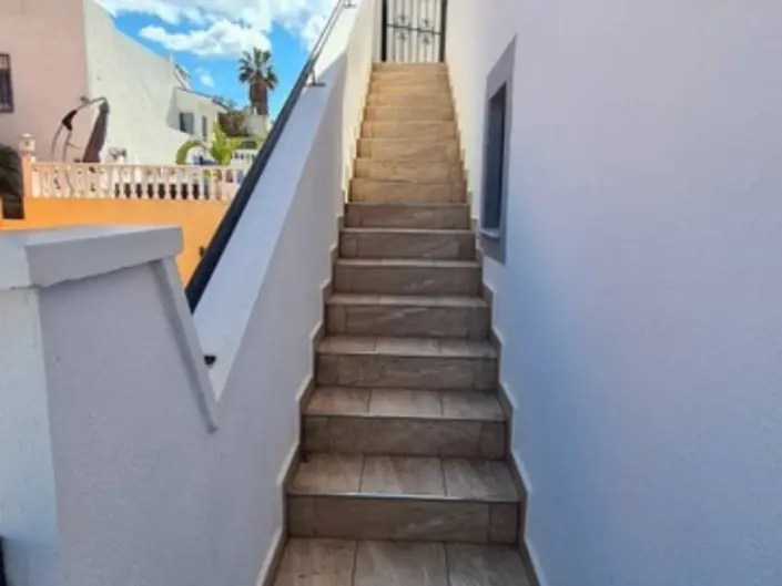 Image No.18-6 Bed Villa / Detached for sale