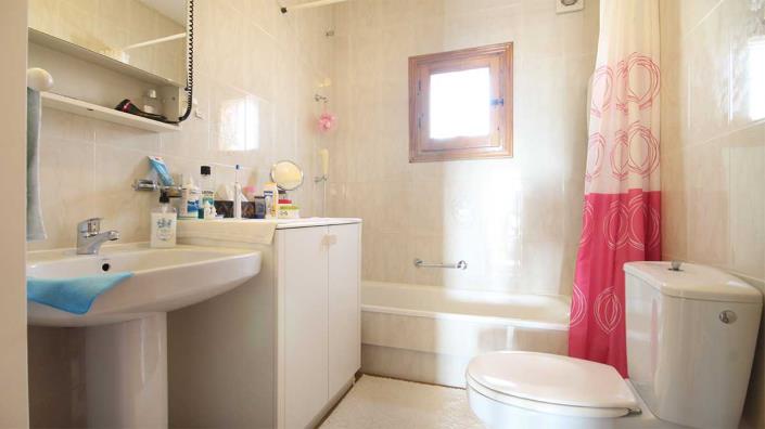 Image No.9-2 Bed Villa / Detached for sale