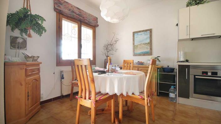 Image No.6-2 Bed Villa / Detached for sale