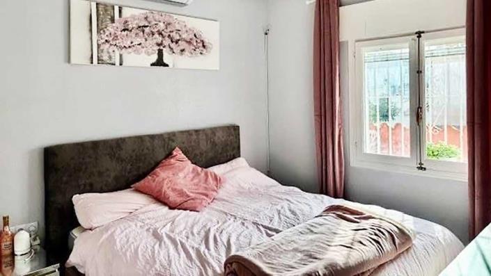 Image No.12-5 Bed Villa / Detached for sale