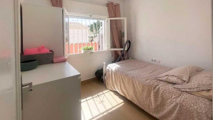 Image No.15-5 Bed Villa / Detached for sale