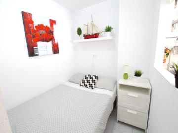 49140_stylish_one_bedroom_apartment_with_sea_views_110925135231_img_6834