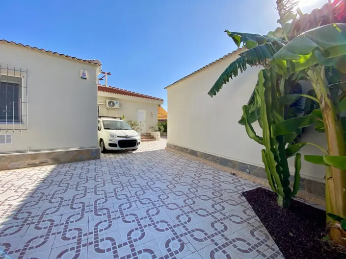 Image No.29-4 Bed Villa / Detached for sale