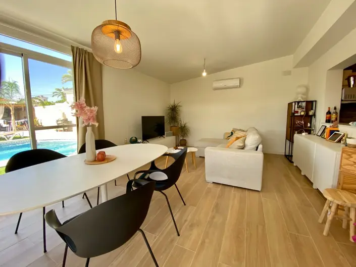 Image No.11-4 Bed Villa / Detached for sale