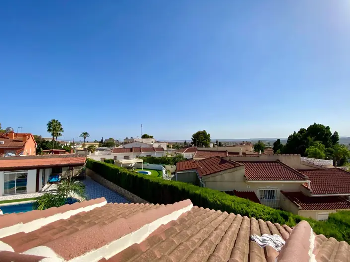 Image No.42-4 Bed Villa / Detached for sale