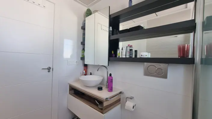 Image No.18-3 Bed Townhouse for sale