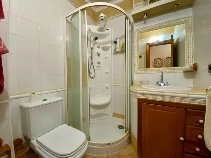 Image No.25-3 Bed Apartment for sale