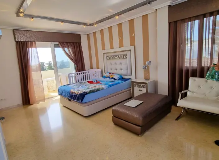 Image No.15-5 Bed Villa / Detached for sale