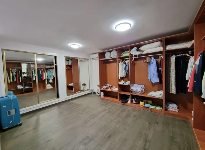 Image No.17-5 Bed Villa / Detached for sale