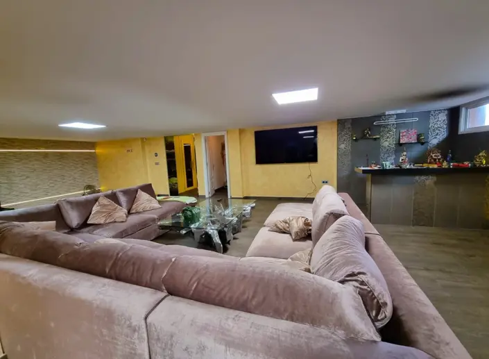 Image No.10-5 Bed Villa / Detached for sale