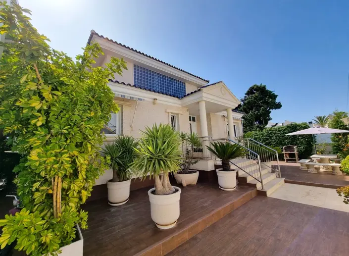 Image No.3-5 Bed Villa / Detached for sale