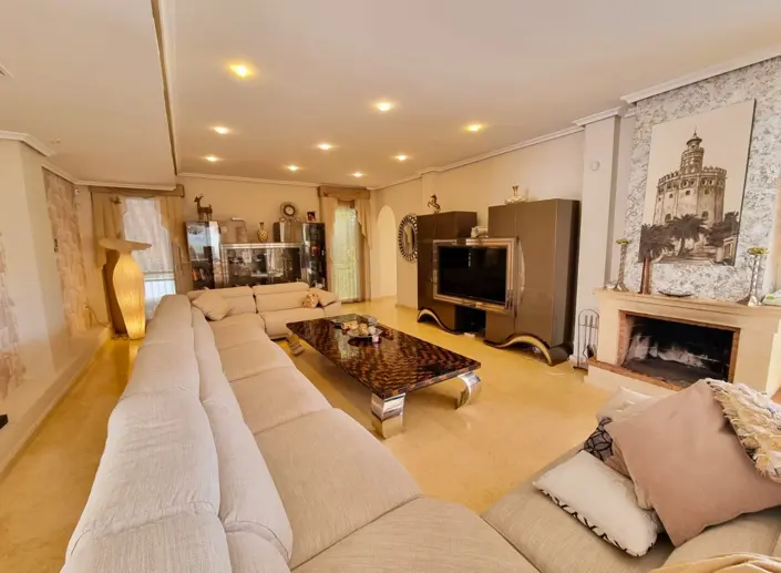 Image No.5-5 Bed Villa / Detached for sale