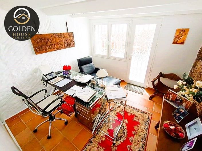 Image No.11-5 Bed Property for sale