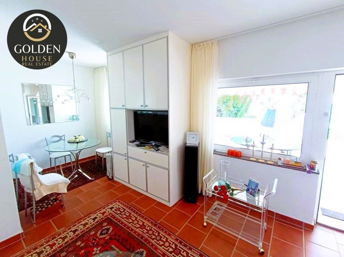 Image No.15-5 Bed Property for sale