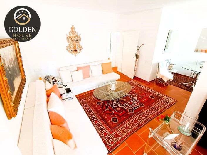 Image No.2-5 Bed Property for sale