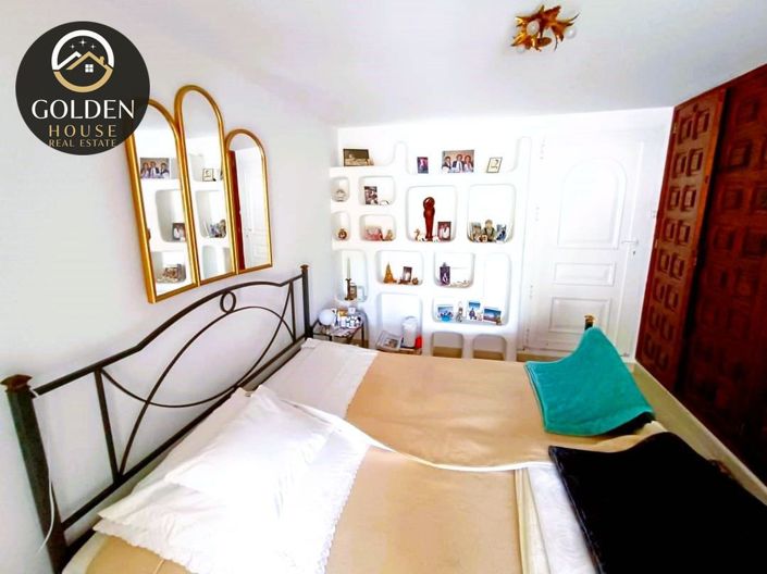 Image No.31-5 Bed Property for sale