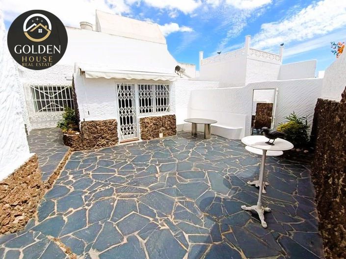 Image No.9-5 Bed Property for sale