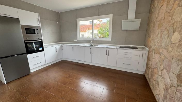 Image No.2-Propriété de 3 chambres à vendre à Antigua