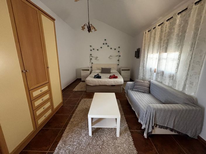 Image No.13-3 Bed Property for sale