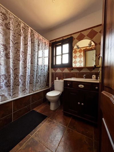 Image No.18-3 Bed Property for sale