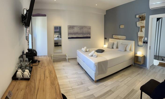 Image No.7-6 Bed Hotel for sale