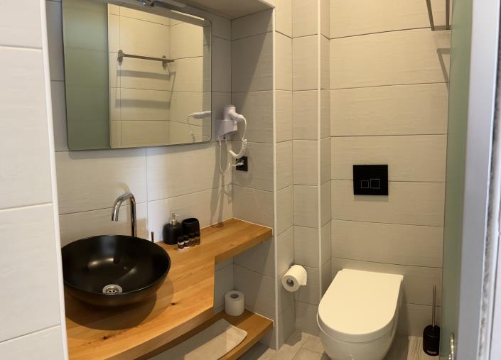 Image No.20-6 Bed Hotel for sale