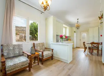 329015415_1600x1200-jpg