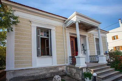 306595017_1600x1200-jpg