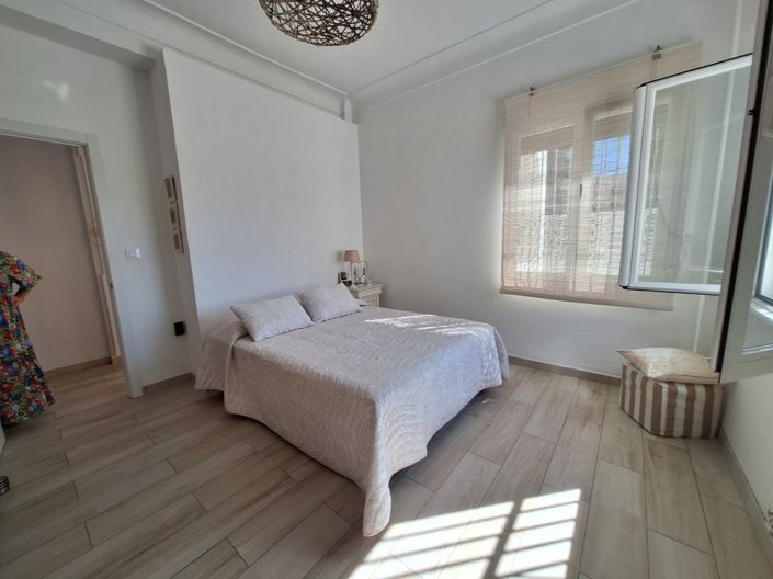 Image No.3-6 Bed Villa for sale