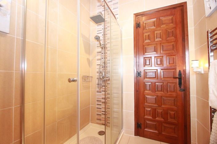 Image No.18-3 Bed Villa for sale