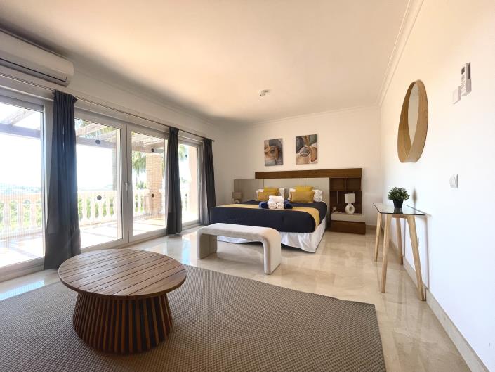 Image No.30-4 Bed Villa / Detached for sale