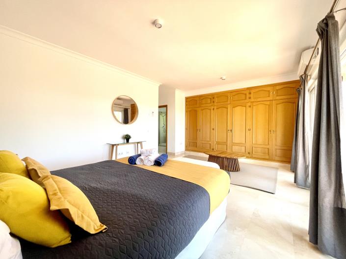 Image No.31-4 Bed Villa / Detached for sale