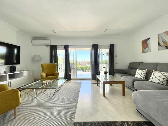 Image No.20-4 Bed Villa / Detached for sale