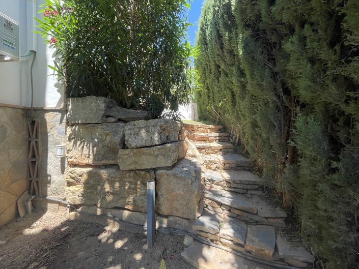 Image No.50-4 Bed Villa / Detached for sale