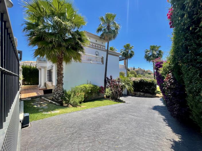 Image No.5-4 Bed Villa / Detached for sale