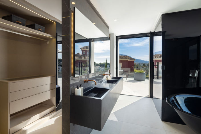 Image No.19-5 Bed Villa for sale